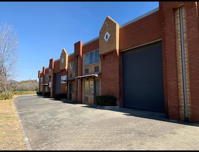 195M² WAREHOUSE TO LET IN STRIJDOMPARK